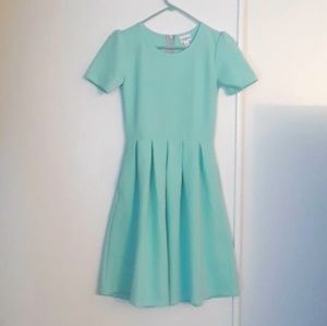 LuLaRoe mint green Amelia, XS